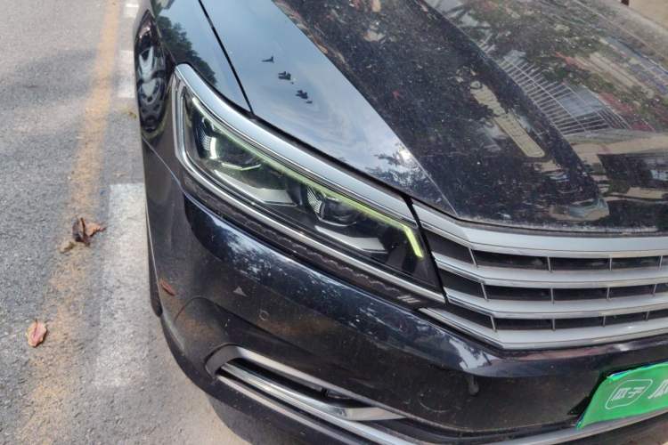 Used Volkswagen Passat 2017 330TSI DSG Luxury Edition Right Front Headlight