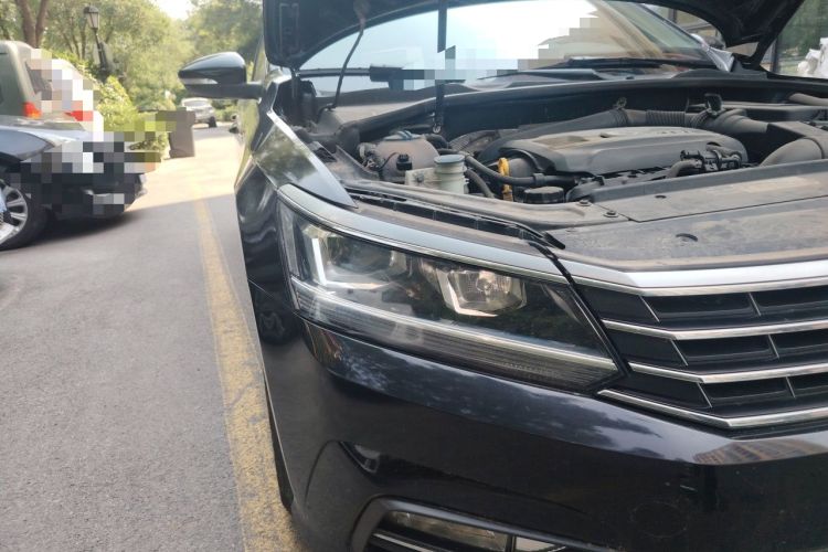 Used Volkswagen Passat 2017 1.8TSI DSG Government Procurement Version (CEA Engine) Right Front Headlight