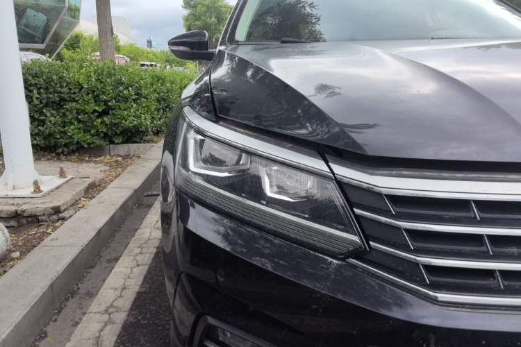 Used Volkswagen Passat 2017 330TSI DSG Luxury Edition Right Front Headlight