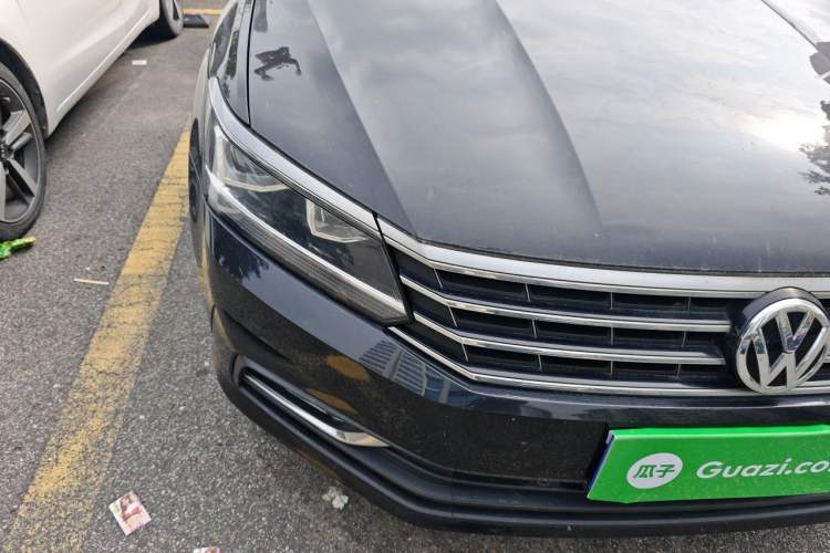 Used Volkswagen Passat 2017 330TSI DSG Luxury Edition Right Front Headlight