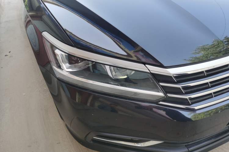 Used Volkswagen Passat 2017 280TSI DSG Luxury Edition Right Front Headlight
