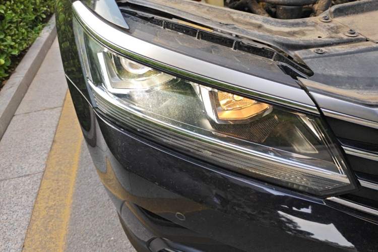 Used Volkswagen Passat 2017 330TSI DSG Luxury Edition Right Front Headlight