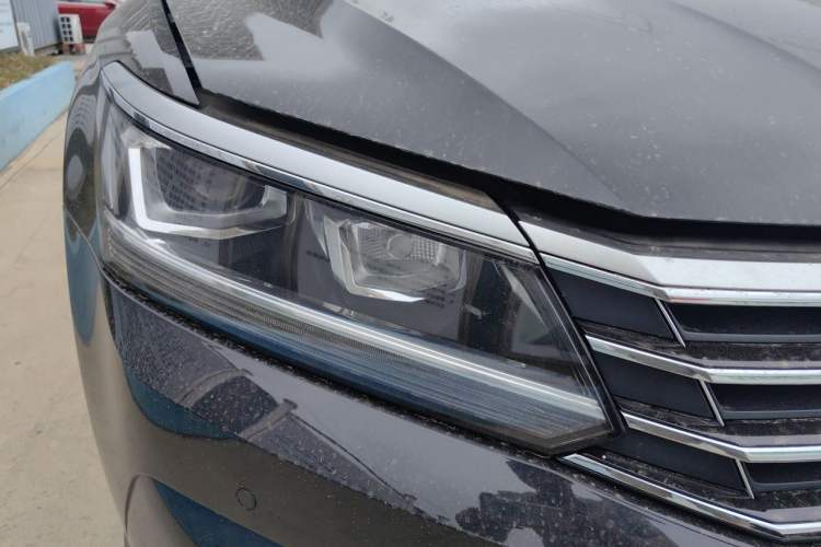 Used Volkswagen Passat 2017 330TSI DSG Luxury Edition Right Front Headlight