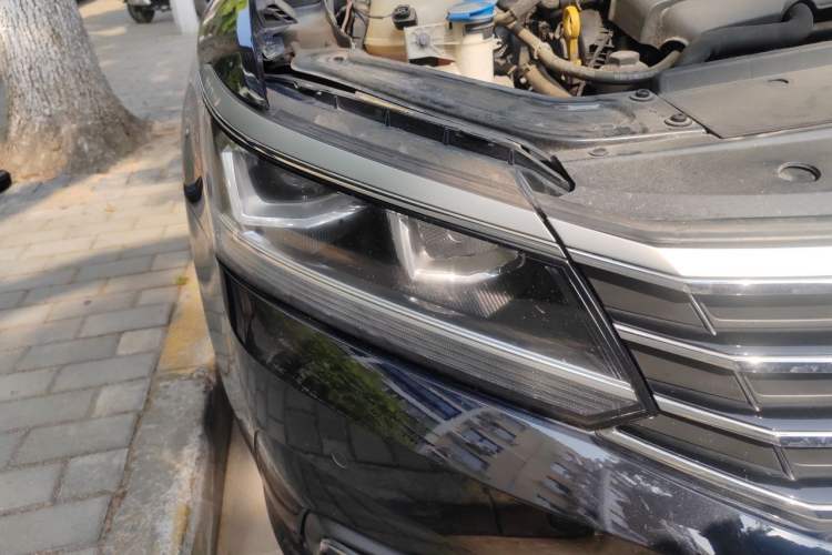 Used Volkswagen Passat 2017 330TSI DSG Luxury Edition Right Front Headlight