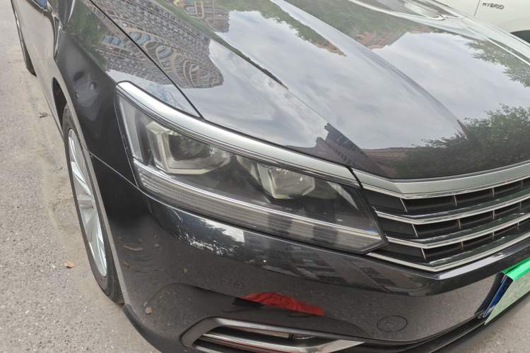 Used Volkswagen Passat 2017 330TSI DSG Luxury Edition Right Front Headlight