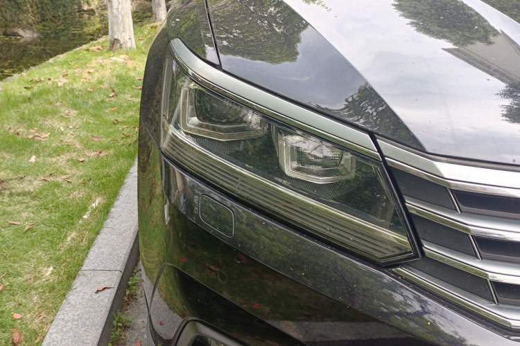 Used Volkswagen Passat 2017 330TSI DSG Prestige Edition Right Front Headlight