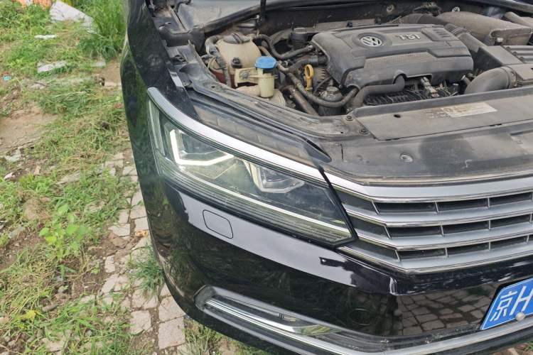 Used Volkswagen Passat 2017 330TSI DSG Prestige Edition Right Front Headlight