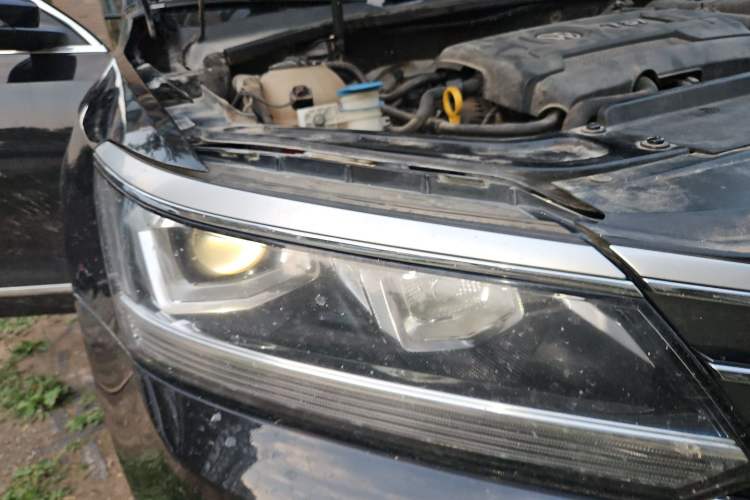 Used Volkswagen Passat 2017 330TSI DSG Luxury Edition Right Front Headlight