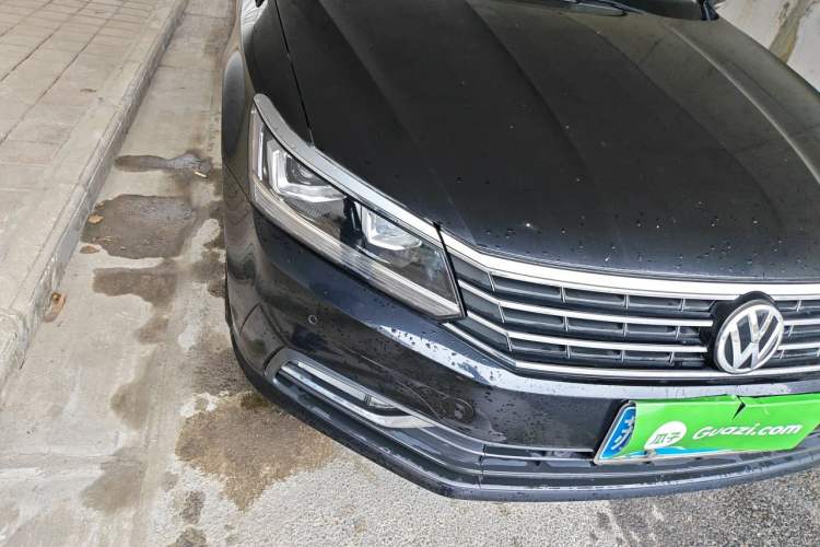 Used Volkswagen Passat 2017 330TSI DSG Luxury Edition Right Front Headlight