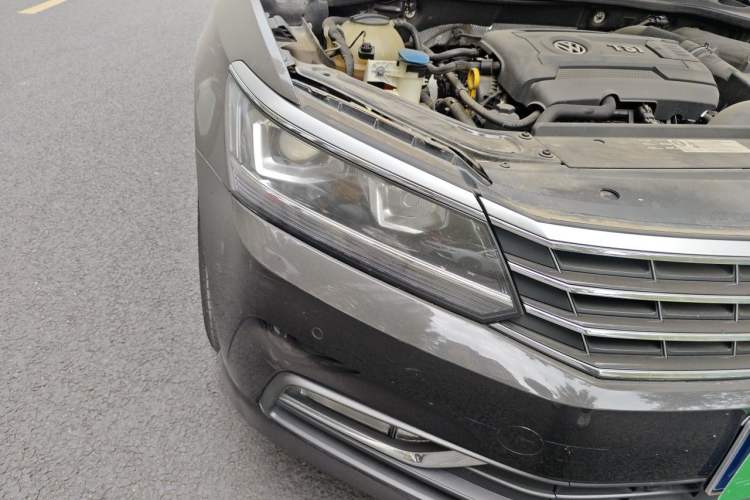 Used Volkswagen Passat 2017 330TSI DSG Luxury Edition Right Front Headlight