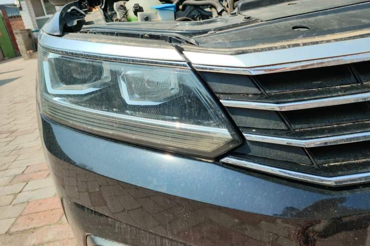 Used Volkswagen Passat 2017 280TSI DSG Luxury Edition Right Front Headlight