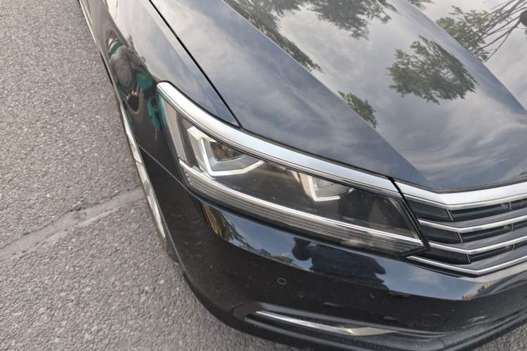 Used Volkswagen Passat 2017 280TSI DSG Luxury Edition Right Front Headlight