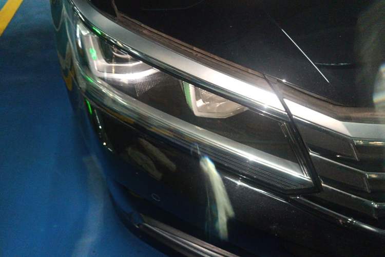 Used Volkswagen Passat 2017 330TSI DSG Luxury Edition Right Front Headlight