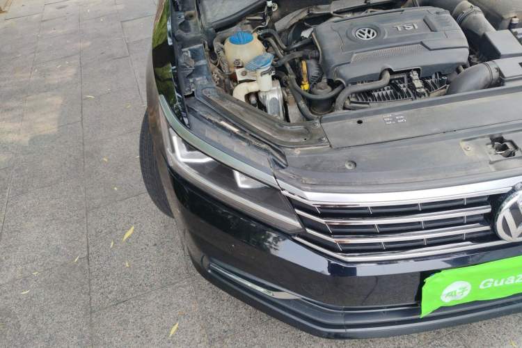 Used Volkswagen Passat 2017 330TSI DSG Luxury Edition Right Front Headlight