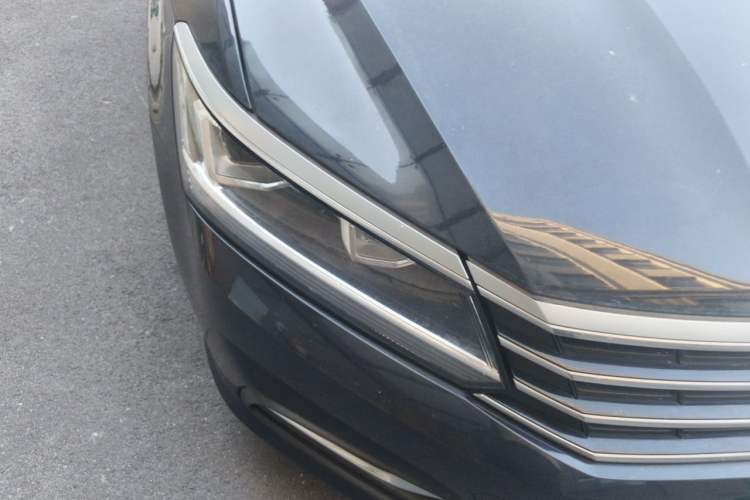 Used Volkswagen Passat 2017 280TSI DSG Luxury Edition Right Front Headlight