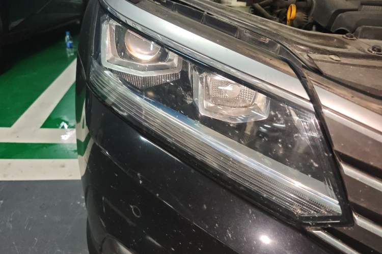 Used Volkswagen Passat 2017 330TSI DSG Luxury Edition Right Front Headlight