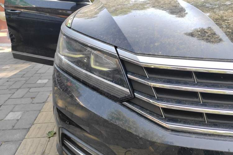 Used Volkswagen Passat 2017 330TSI DSG Luxury Edition Right Front Headlight