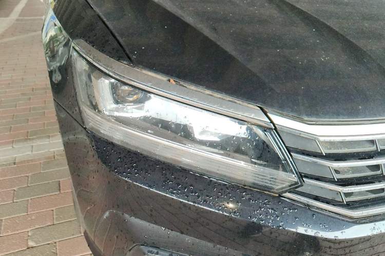 Used Volkswagen Passat  Right Front Headlight