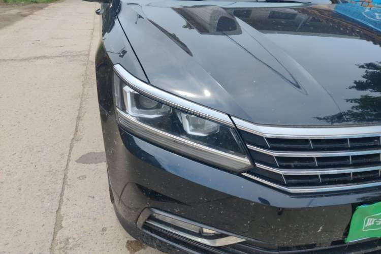 Used Volkswagen Passat 2017 330TSI DSG Luxury Edition Right Front Headlight