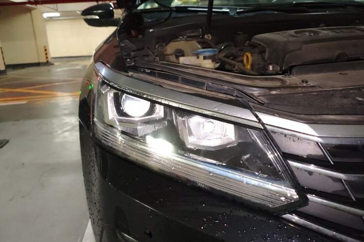 Used Volkswagen Passat 2017 330TSI DSG Luxury Edition Right Front Headlight