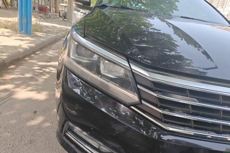Used Volkswagen Passat 2017 330TSI DSG Luxury Edition Right Front Headlight