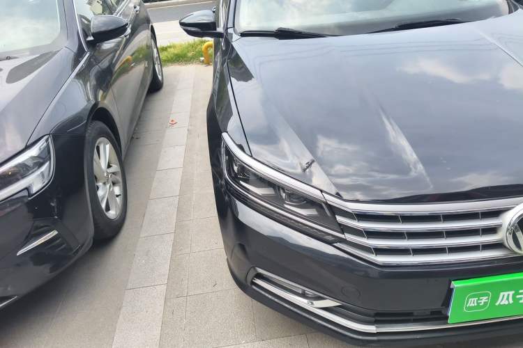 Used Volkswagen Passat 2017 330TSI DSG Luxury Edition Right Front Headlight