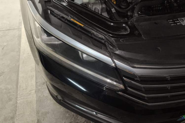 Used Volkswagen Passat 2017 330TSI DSG Luxury Edition Right Front Headlight