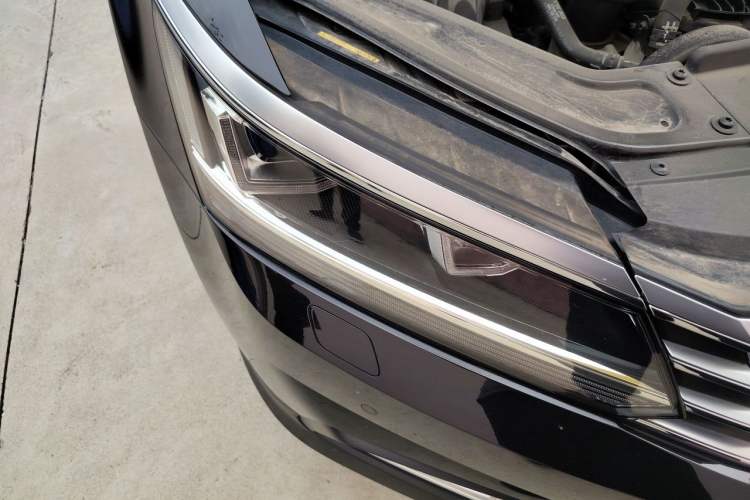 Used Volkswagen Passat 2017 330TSI DSG Prestige Edition Right Front Headlight