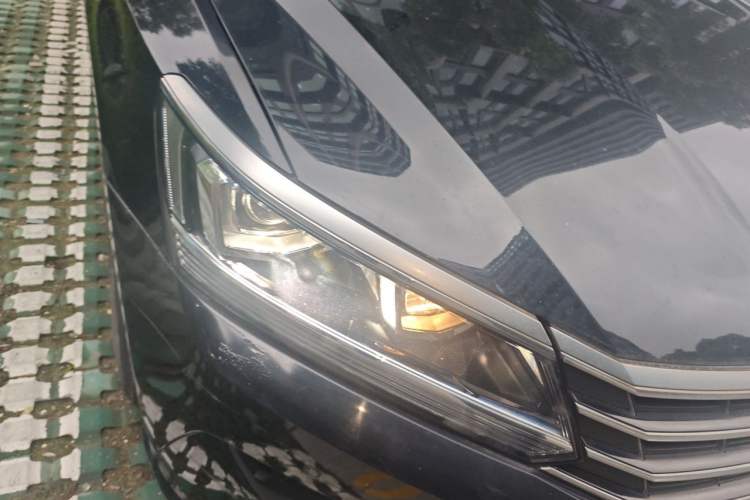 Used Volkswagen Passat 2017 330TSI DSG Luxury Edition Right Front Headlight