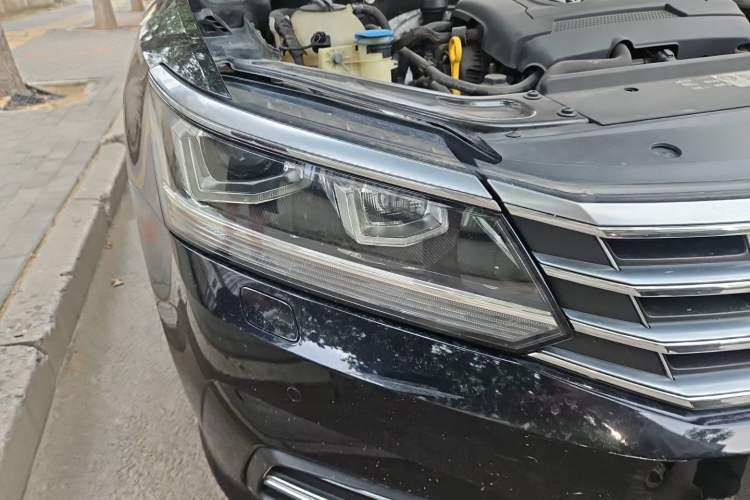 Used Volkswagen Passat 2017 330TSI DSG Prestige Edition Right Front Headlight