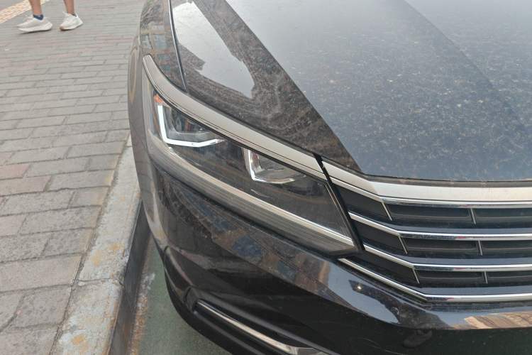 Used Volkswagen Passat 2017 330TSI DSG Luxury Edition Right Front Headlight