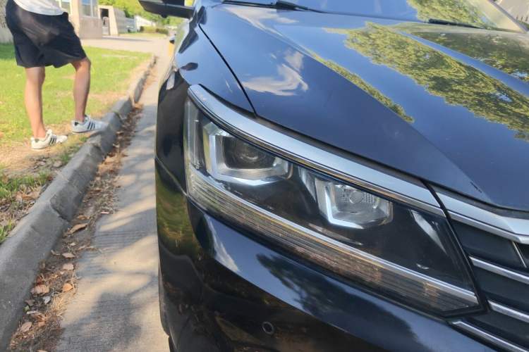 Used Volkswagen Passat 2017 330TSI DSG Luxury Edition Right Front Headlight