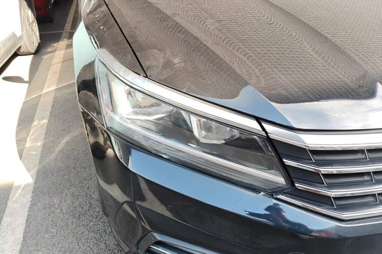 Used Volkswagen Passat 2017 330TSI DSG Luxury Edition Right Front Headlight