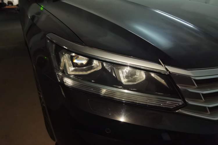 Used Volkswagen Passat 2017 330TSI DSG Prestige Edition Right Front Headlight