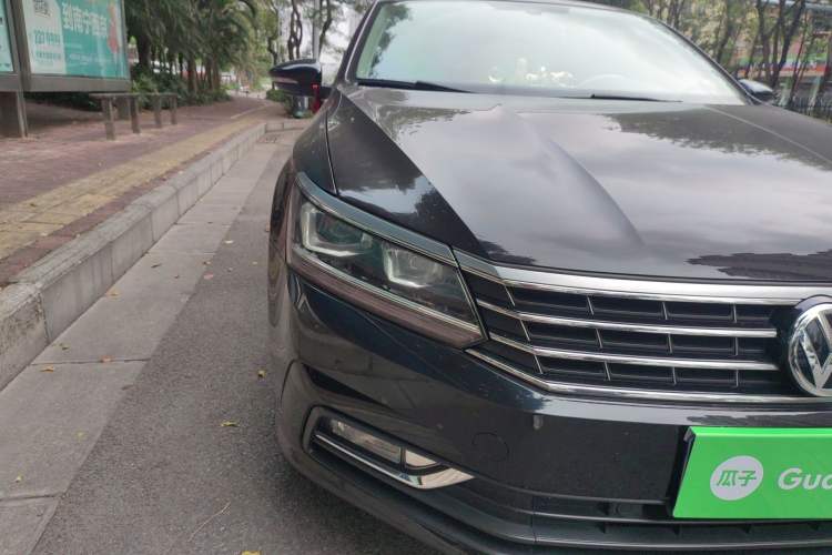 Used Volkswagen Passat 2017 330TSI DSG Luxury Edition Right Front Headlight