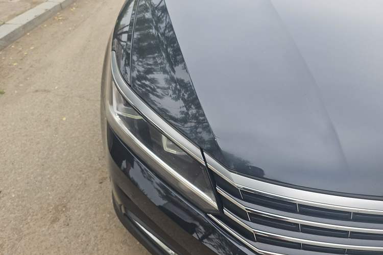 Used Volkswagen Passat 2017 330TSI DSG Luxury Edition Right Front Headlight