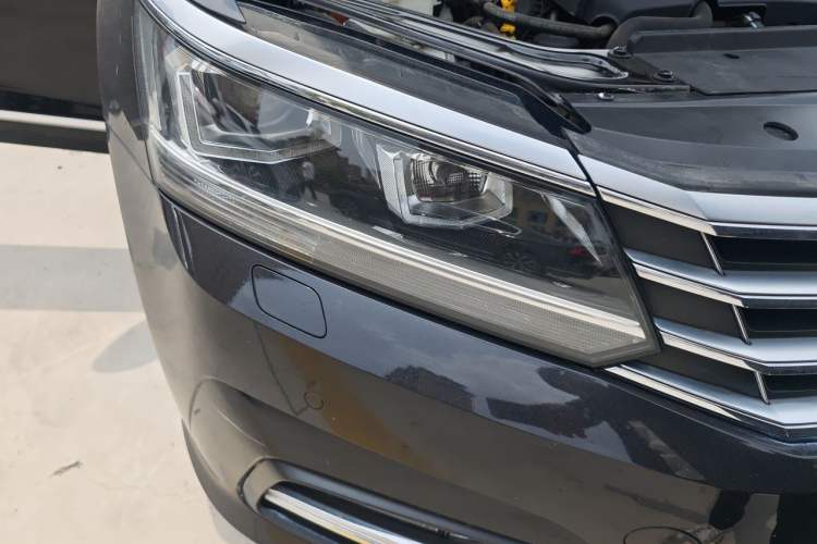 Used Volkswagen Passat 2017 330TSI DSG Prestige Edition Right Front Headlight
