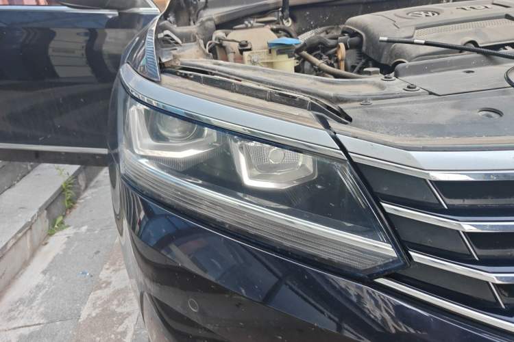 Used Volkswagen Passat 2017 330TSI DSG Luxury Edition Right Front Headlight