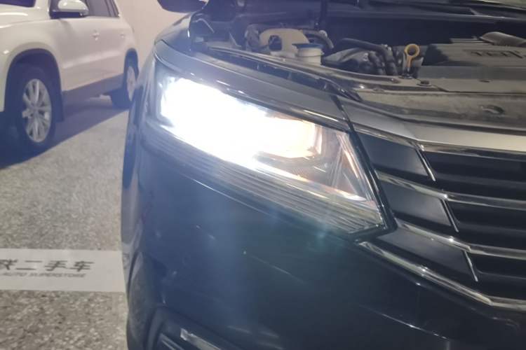 Used Volkswagen Passat 2017 280TSI DSG Luxury Edition Right Front Headlight