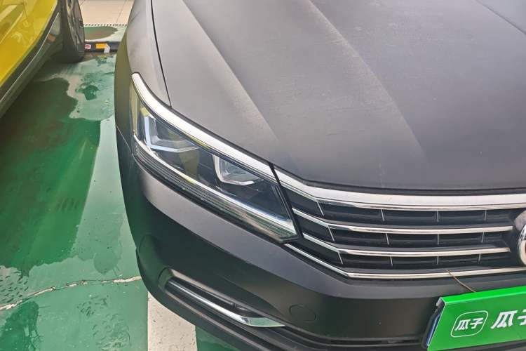 Used Volkswagen Passat 2017 330TSI DSG Luxury Edition Right Front Headlight