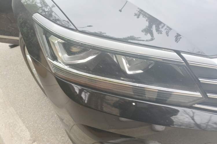 Used Volkswagen Passat 2017 330TSI DSG Luxury Edition Right Front Headlight