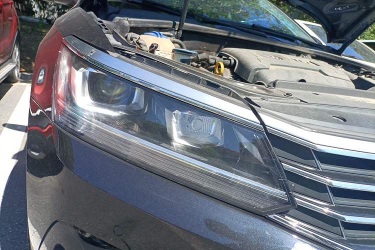 Used Volkswagen Passat 2017 330TSI DSG Luxury Edition Right Front Headlight