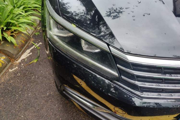 Used Volkswagen Passat 2017 330TSI DSG Luxury Edition Right Front Headlight