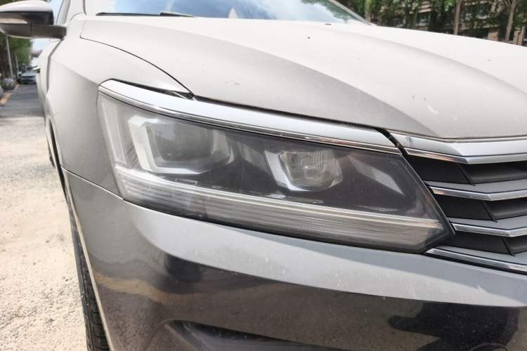 Used Volkswagen Passat 2017 280TSI DSG Luxury Edition Right Front Headlight