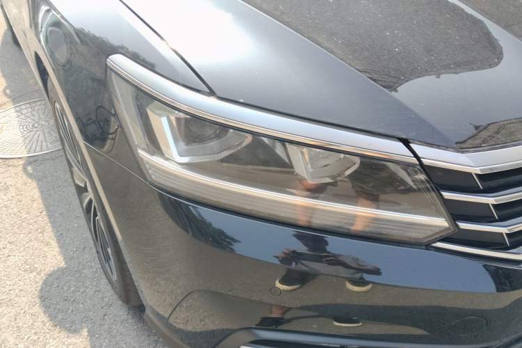 Used Volkswagen Passat 2017 330TSI DSG Luxury Edition Right Front Headlight