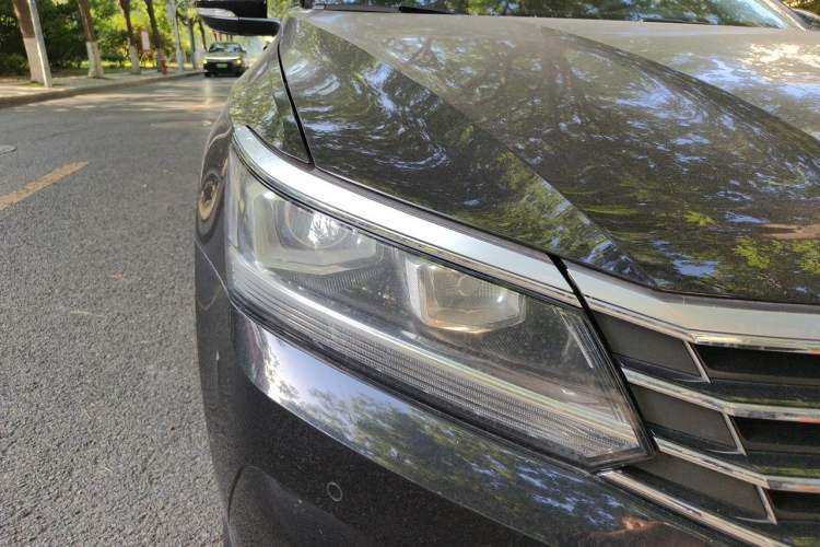 Used Volkswagen Passat 2017 330TSI DSG Luxury Edition Right Front Headlight
