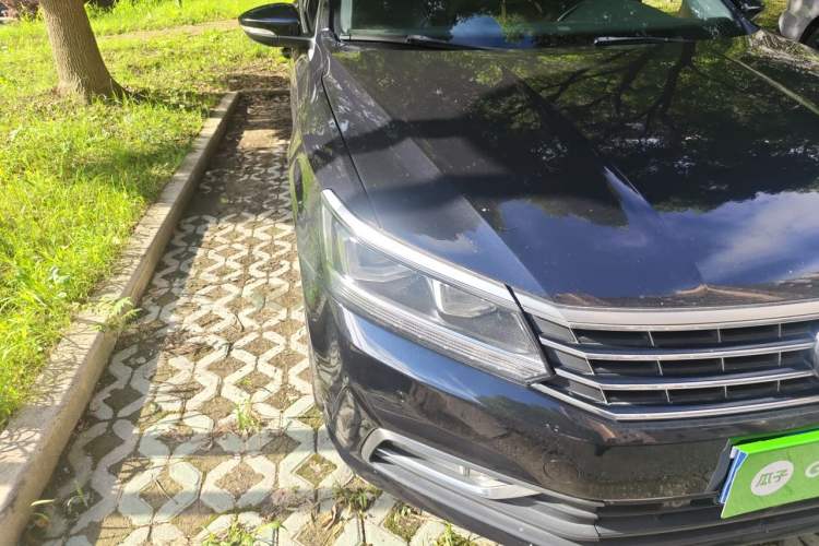 Used Volkswagen Passat 2017 330TSI DSG Luxury Edition Right Front Headlight
