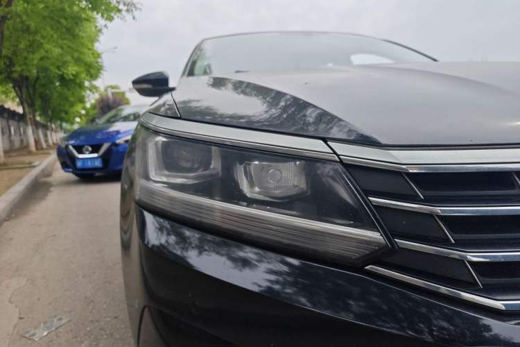 Used Volkswagen Passat 2017 330TSI DSG Luxury Edition Right Front Headlight