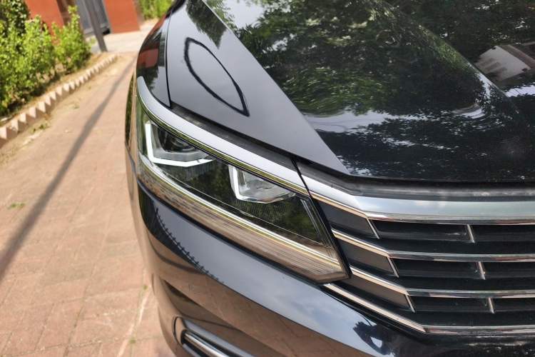 Used Volkswagen Passat 2017 330TSI DSG Luxury Edition Right Front Headlight