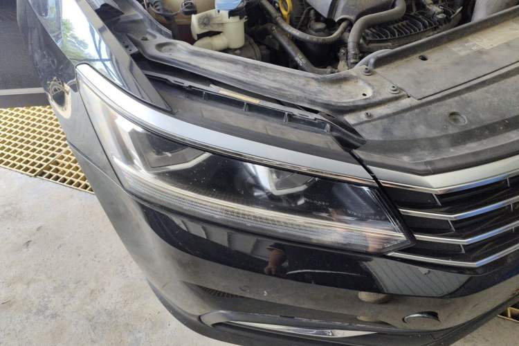 Used Volkswagen Passat 2017 330TSI DSG Luxury Edition Right Front Headlight